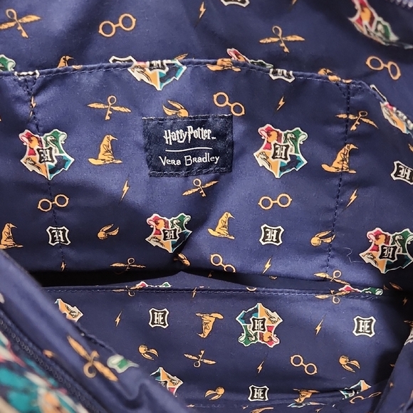 Vera Bradley ๐ช ๐ ๐ฆ ๐ค โจ HARRY POTTER Navy Floral Tote - Picture 5 of 10